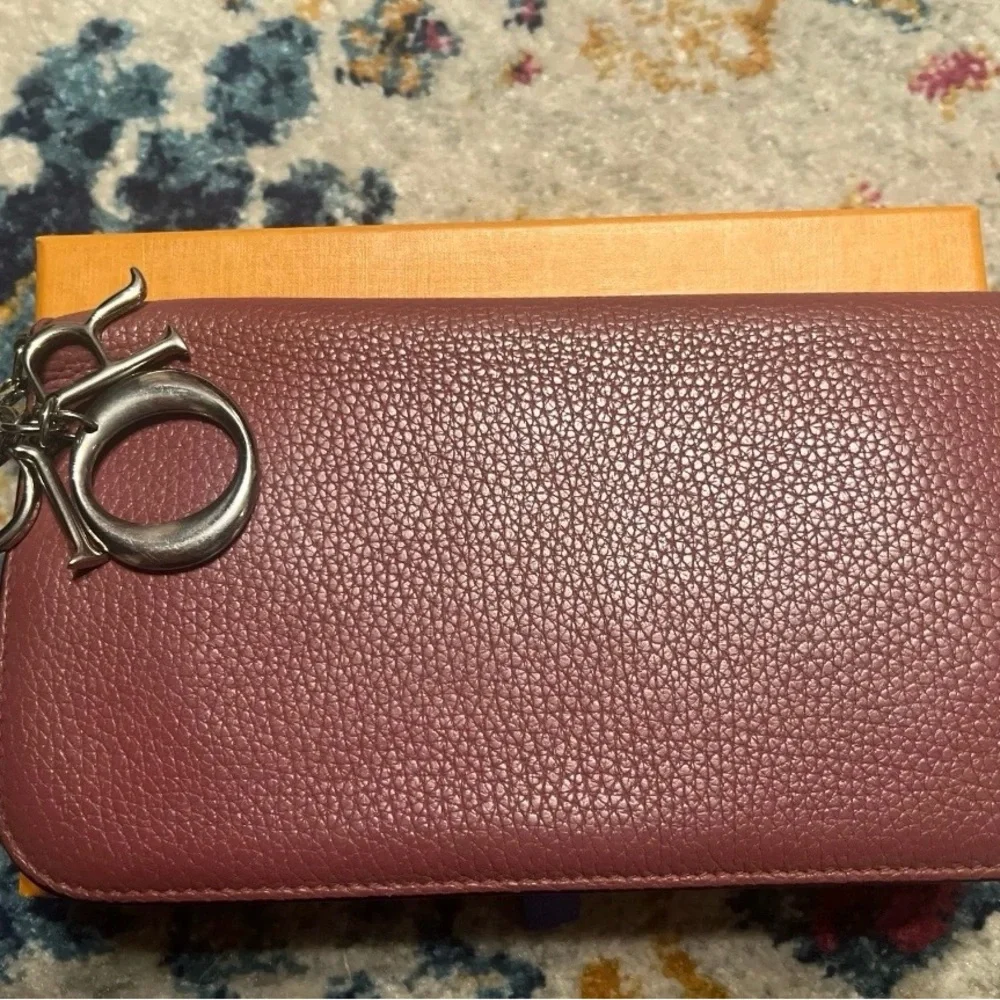Dior Mauve Pebbled Leather Zip Wallet with Silver Charm